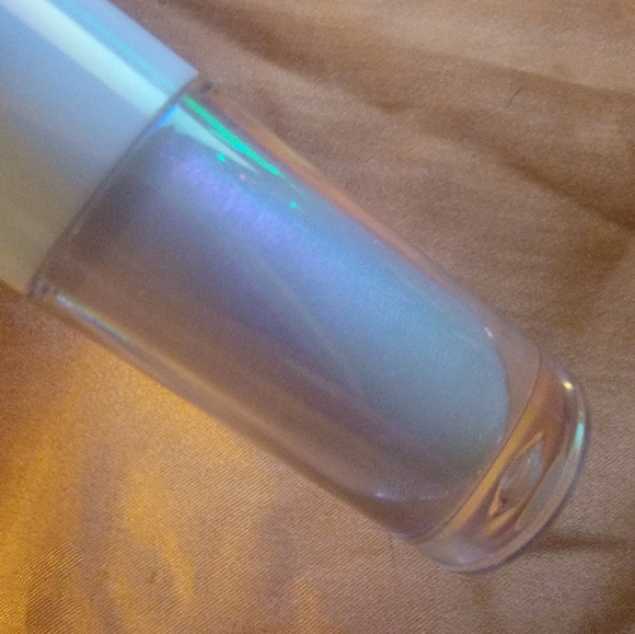 NEW Kikiz Cosmeticz Winter Frosted Lip Gloss DAZZLED - Picture 2 of 3
